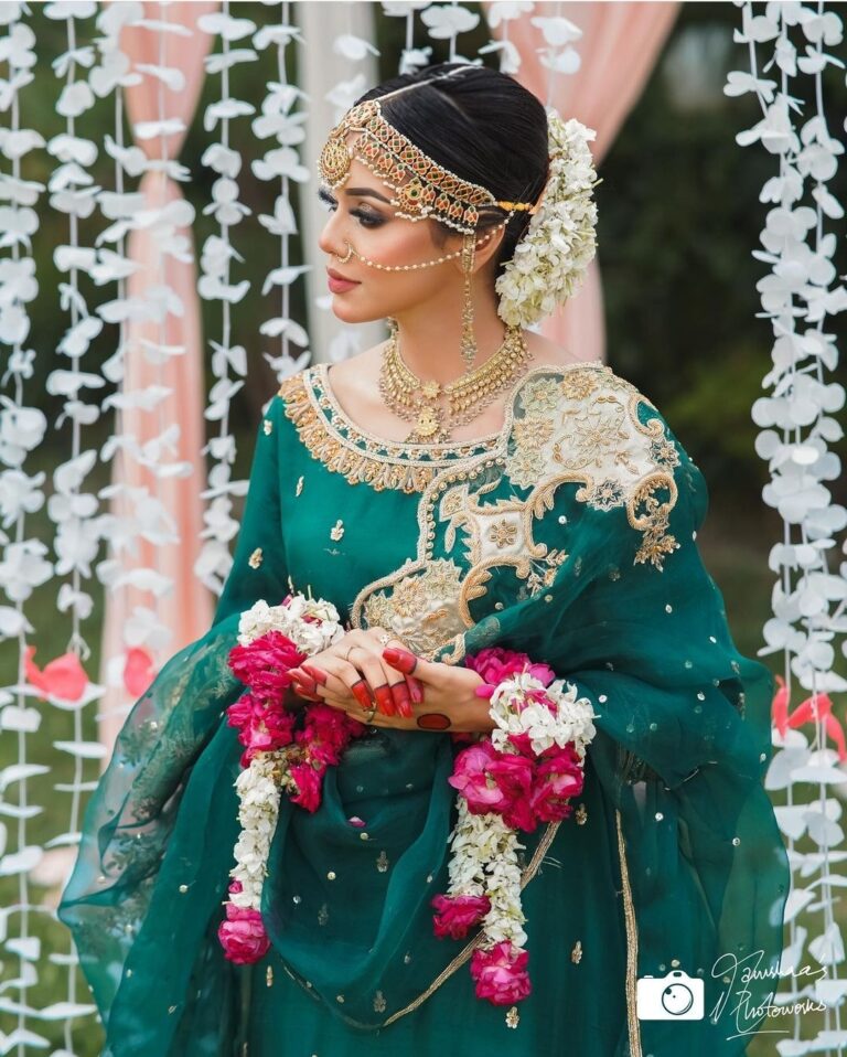 Pure Bnarsi Gharara Dress for Mehndi - Image 3