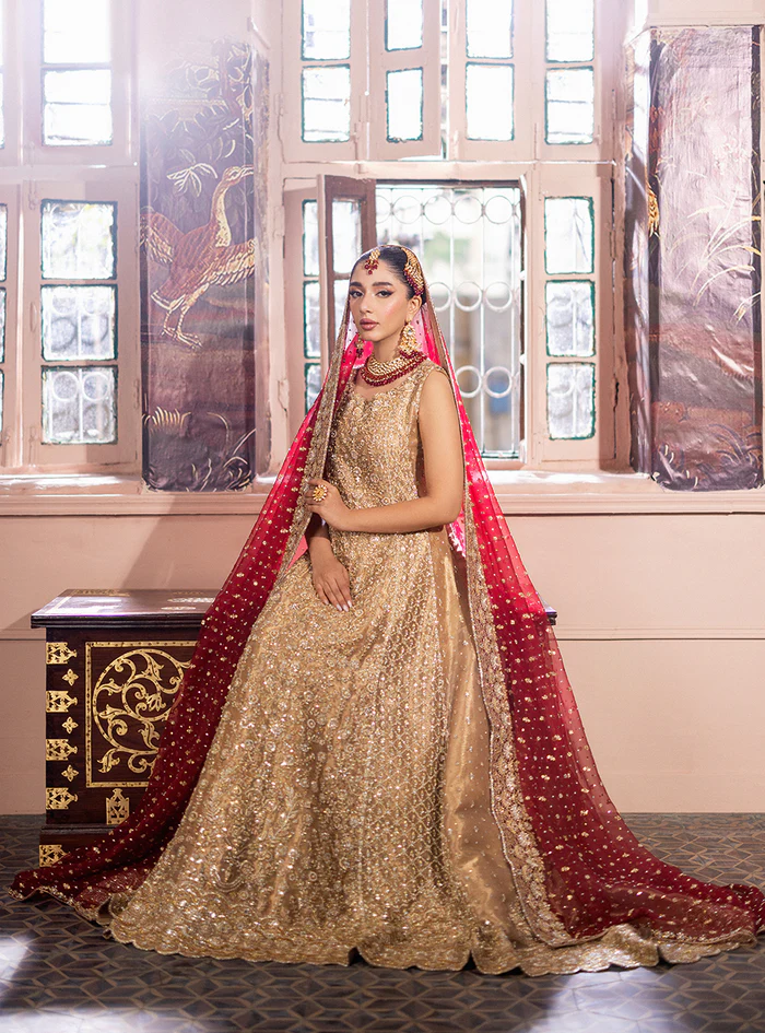 051A8219-1.webp Bridal Made in an Exquisite Gold Tissue Lama Fabric