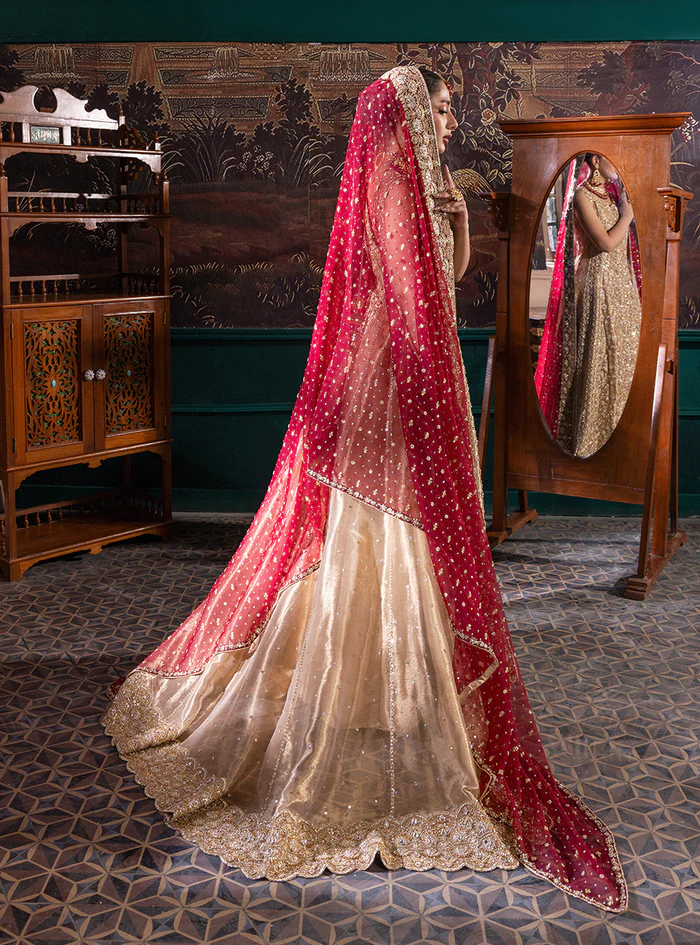 051A8251-1.webp Bridal Made in an Exquisite Gold Tissue Lama Fabric