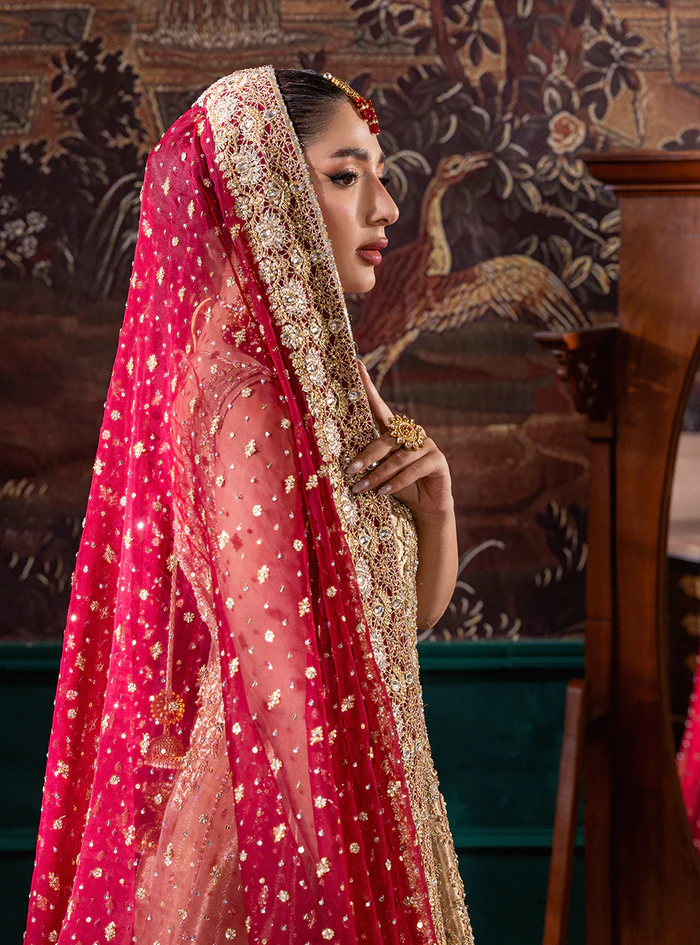 051A8252-1.webp Bridal Made in an Exquisite Gold Tissue Lama Fabric