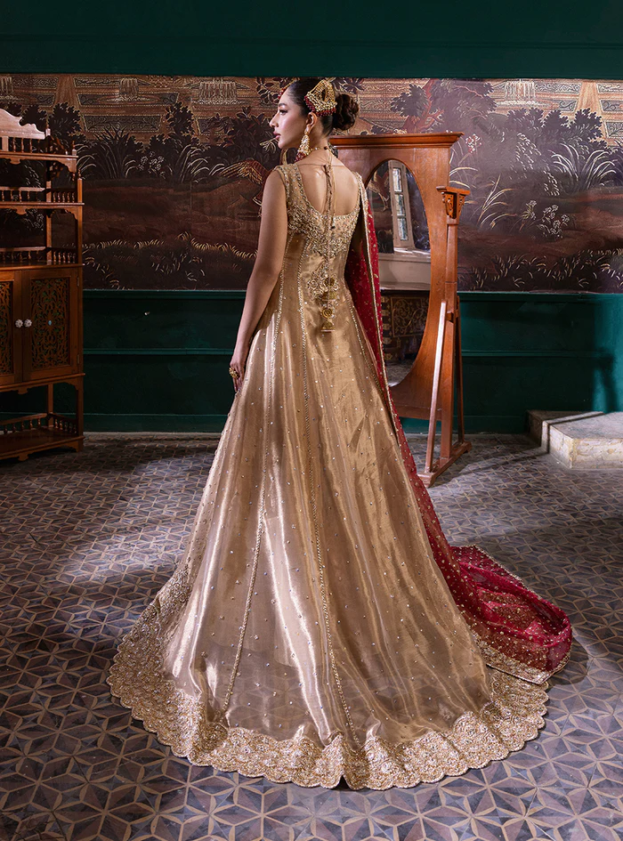 051A8321-1.webp Bridal Made in an Exquisite Gold Tissue Lama Fabric