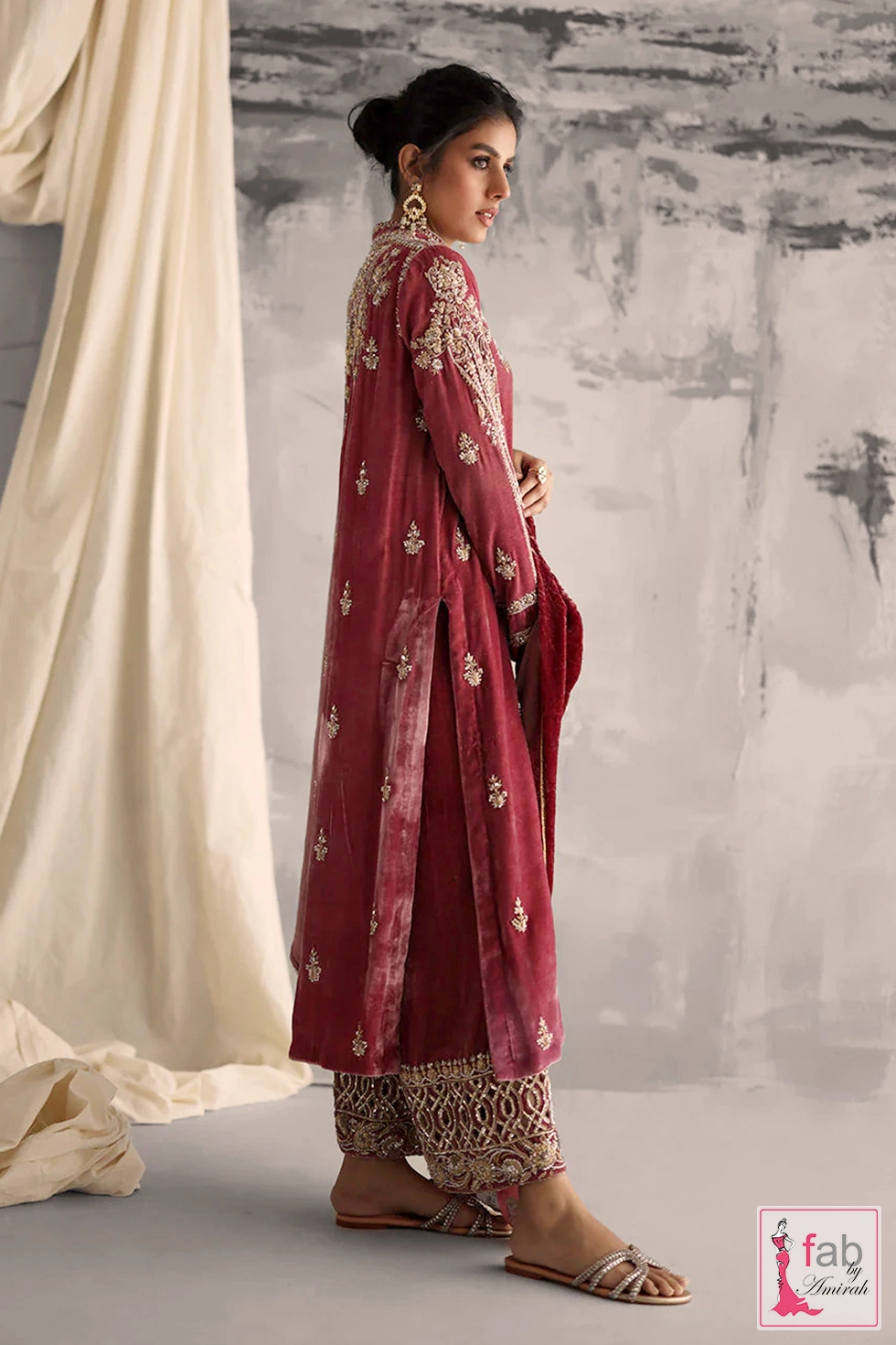 Matching dull rose pink velvet izaar featuring hand-embroidered traditional cutwork Matching dull rose pink velvet izaar featuring hand-embroidered traditional cutwork