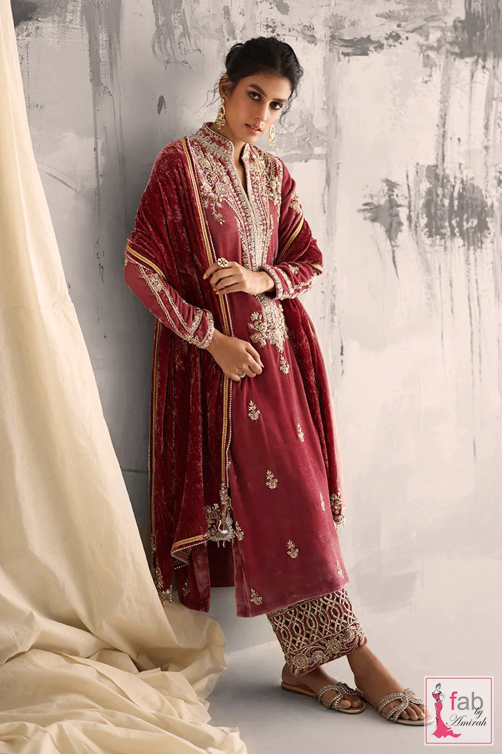 Matching dull rose pink velvet izaar featuring hand-embroidered traditional cutwork Matching dull rose pink velvet izaar featuring hand-embroidered traditional cutwork