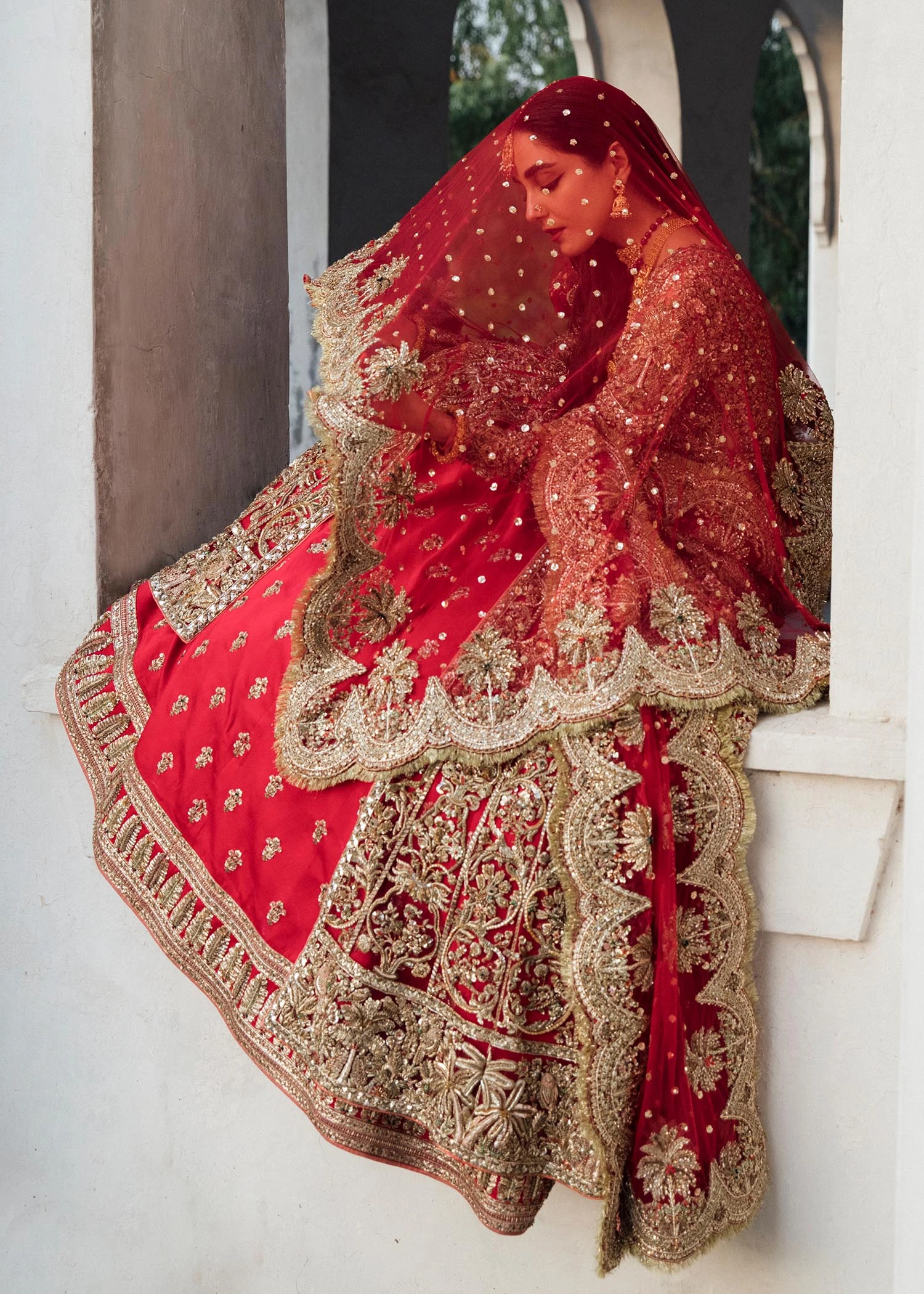 Dazzling Scarlet Net Peshwas