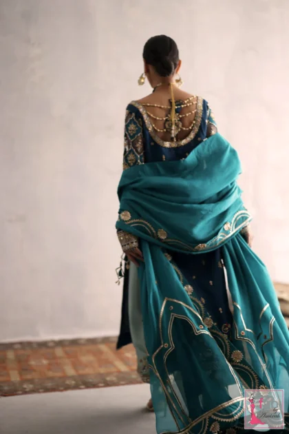 Emerald green pure organza dupatta with traditional embroidery accents