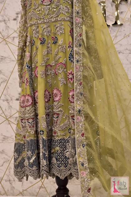 Mid section view displaying flare and panel embellishments