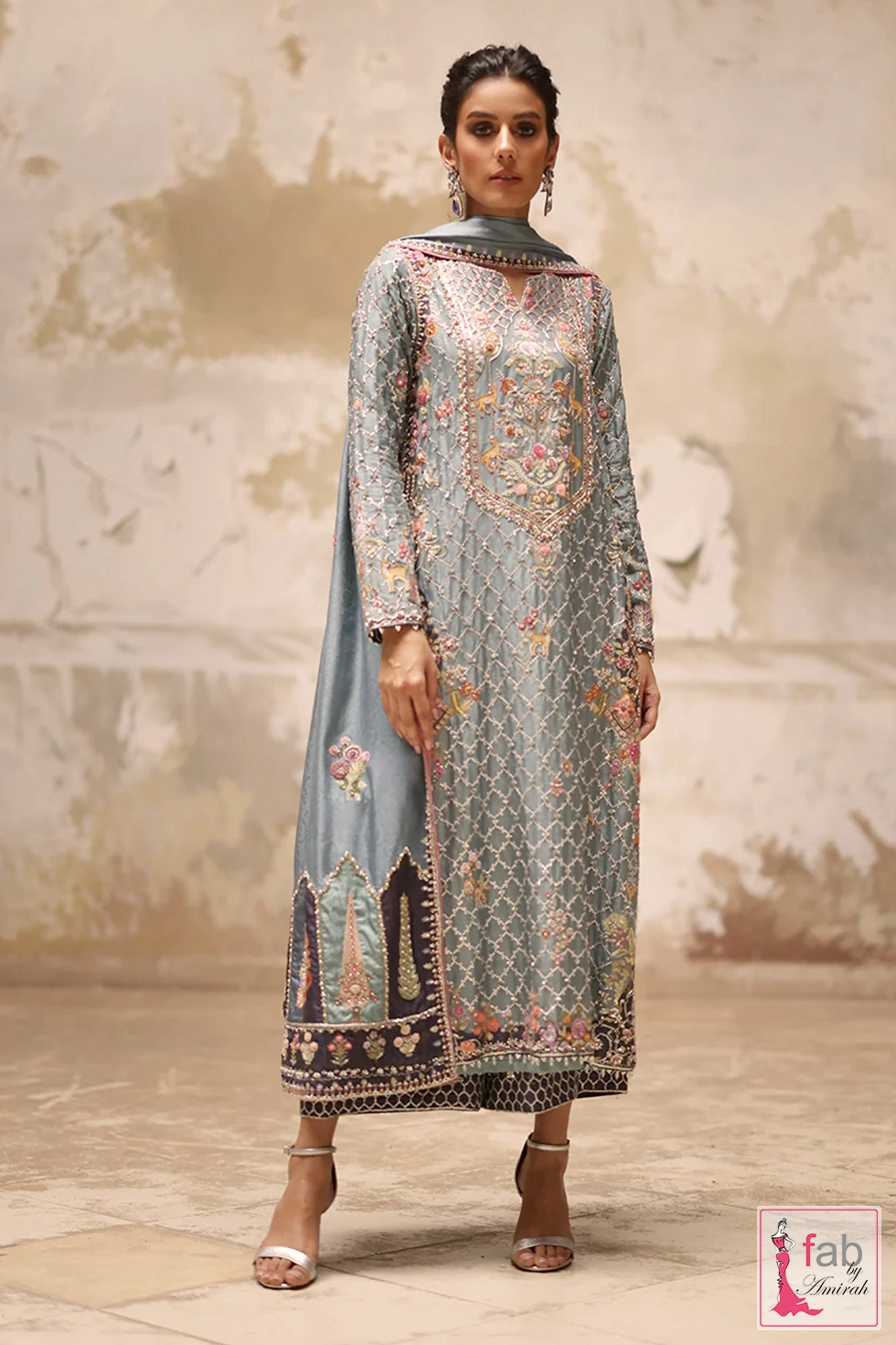 Pure blue Jamawar dupatta with scalloped handwork borders and panels