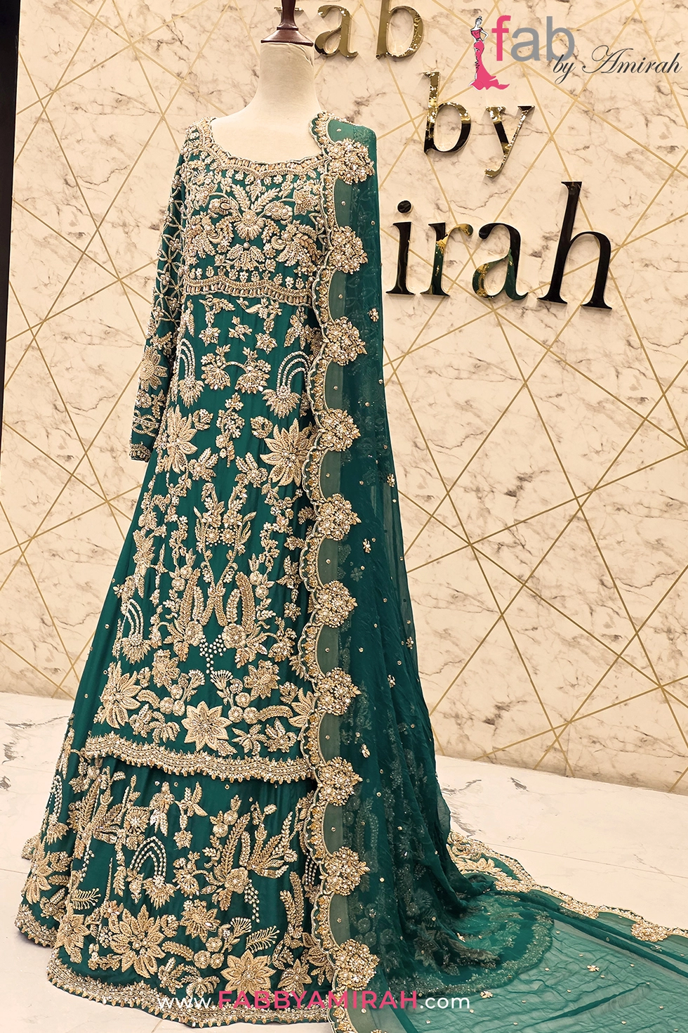 Three quarter view highlighting scalloped dupatta border and gold zardozi work